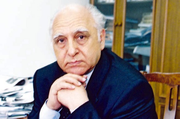 Azərbaycan mətbuatının patriarxı, ictimai xadim, dəyərli alim Teymur Əhmədov Tanrının ona bəxş etdiyi ömür payını ləyaqətlə, şərəflə yaşadı, nəsillərə nümunə oldu.                  ALLAH RƏHMƏT ELƏSİN!